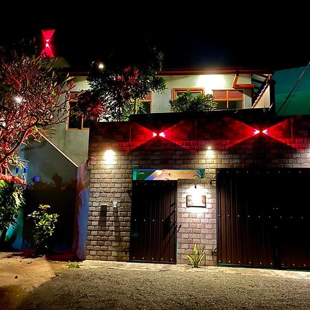 タマラ モーテルズ ヒッカドゥワ エクステリア 写真